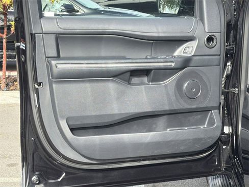 Used 2024 Ford Expedition XLT image 19