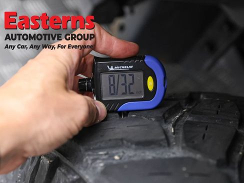 Used 2023 Jeep Wrangler Unlimited w/ Convenience Group AWD/4WD image 29