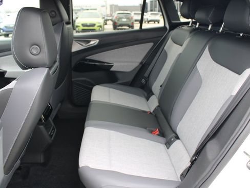 New 2026 Volkswagen ID.4 Pro image 17