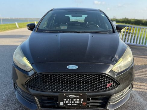 Used 2016 Ford Focus ST FWD image 2