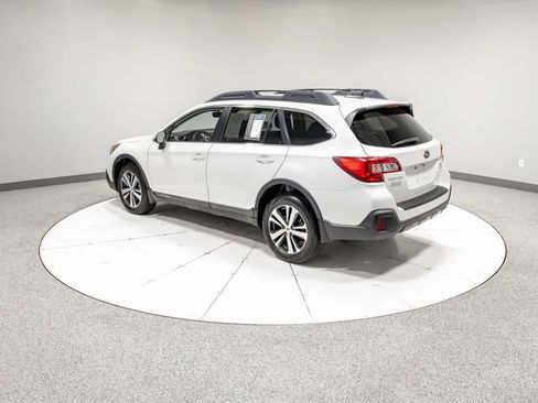 Used 2018 Subaru Outback 3.6R Limited AWD/4WD image 37