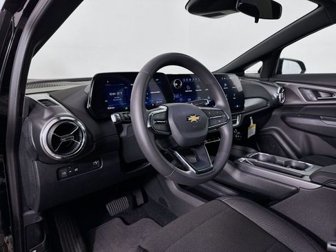 New 2026 Chevrolet Equinox EV LT image 9