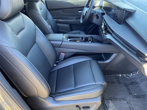 Certified 2025 Nissan Murano SV image 9