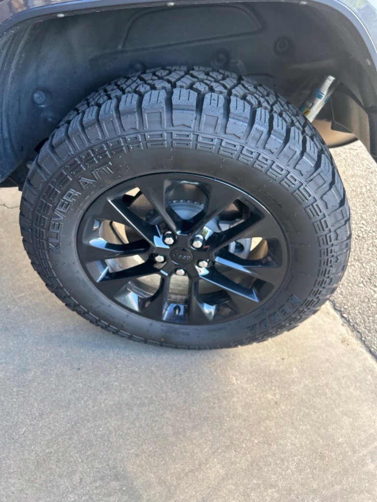 Used 2021 Jeep Wrangler Unlimited Sahara AWD/4WD image 5