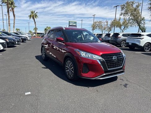 Used 2021 Nissan Kicks SV FWD image 4