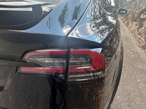 Used 2022 Tesla Model X image 79