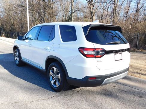 Certified 2025 Honda Pilot EX-L image 9