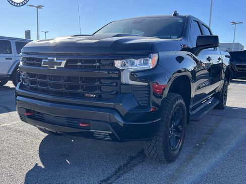 Used 2024 Chevrolet Silverado 1500 LT Trail Boss w/ Convenience Package II image 3