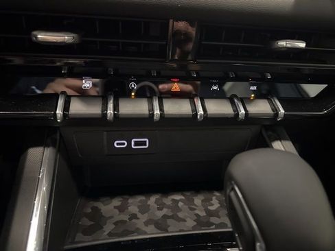 New 2026 GMC Canyon Elevation w/ Convenience Package image 41