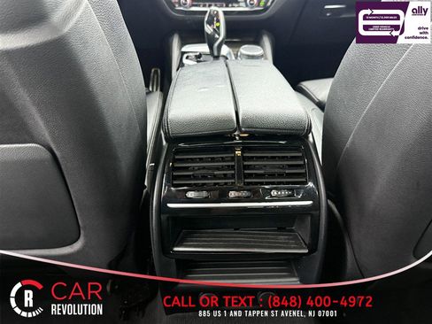 Used 2018 BMW 530e xDrive w/ M Sport Package 2 AWD/4WD image 35