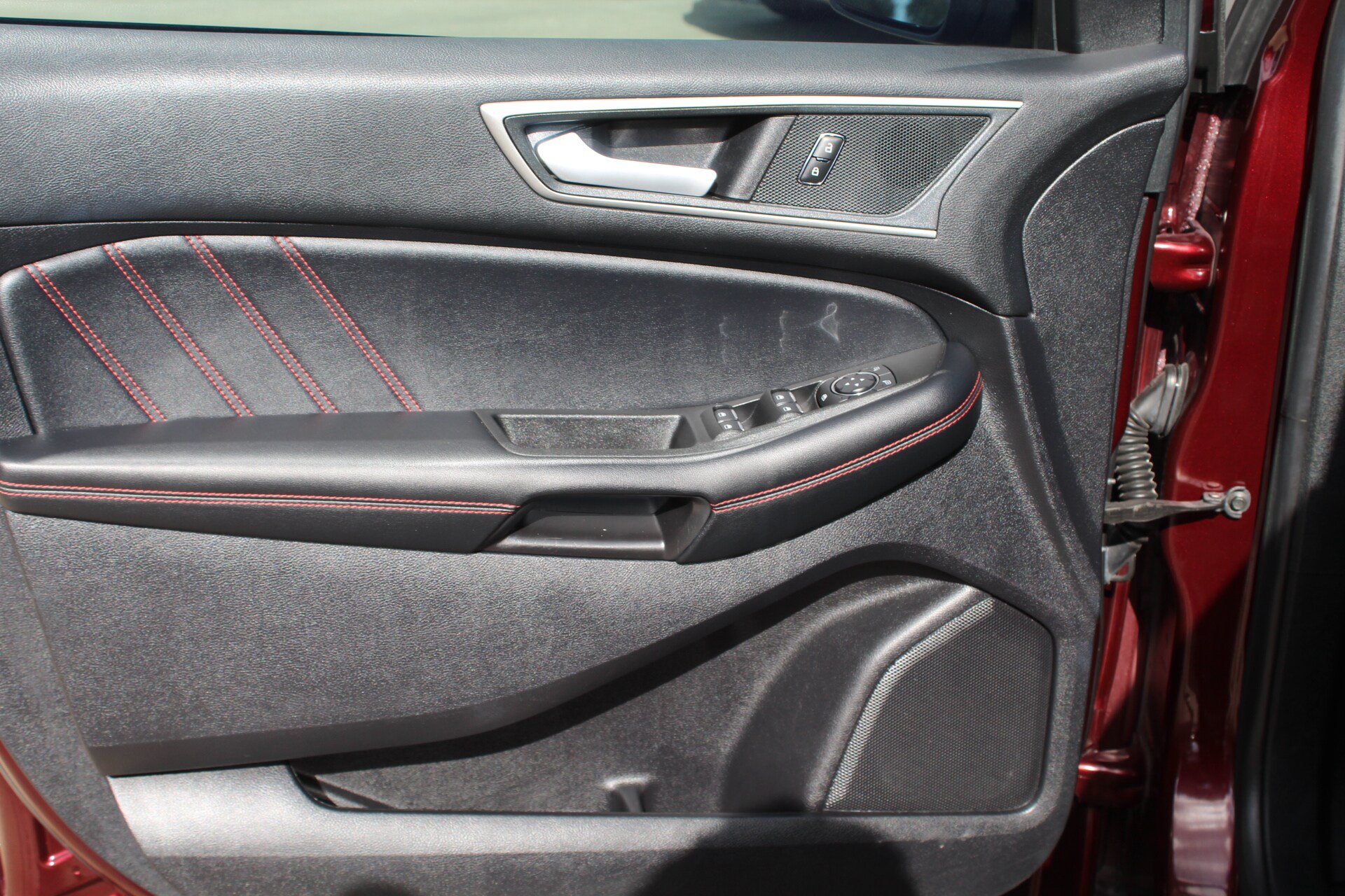 Used 2021 Ford Edge ST-Line FWD image 28