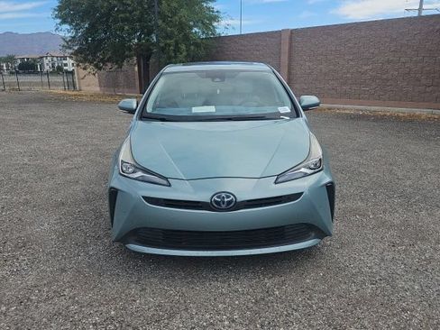 Used 2019 Toyota Prius Limited w/ Premium Convenience Package FWD image 2
