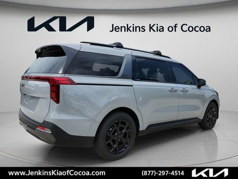 New 2026 Kia Carnival SX w/ SX Dark Edition Package FWD image 4