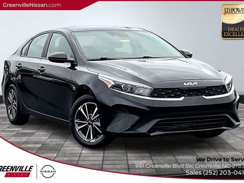 Used 2023 Kia Forte LXS image 1