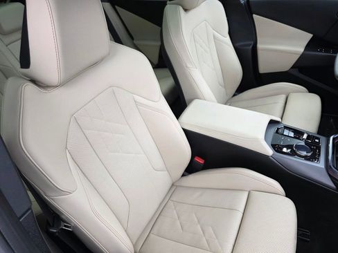 Used 2025 BMW X3 xDrive30i w/ Convenience Package image 26