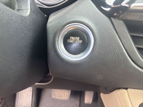 Used 2019 Buick Envision Essence AWD/4WD image 21