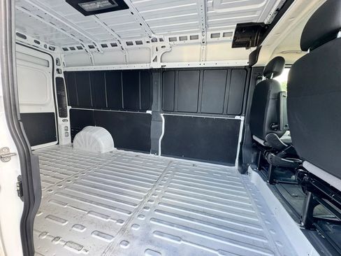 Used 2026 RAM ProMaster 2500 w/ Convenience Group FWD image 26
