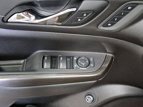 Used 2022 GMC Acadia SLT w/ Elevation Edition image 31