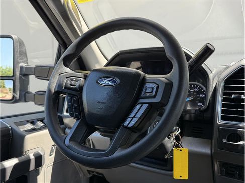 Used 2018 Ford F550 4x4 Crew Cab Super Duty image 8