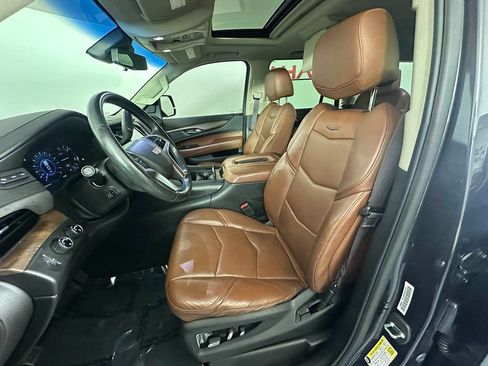 Used 2017 Cadillac Escalade Luxury AWD/4WD image 18