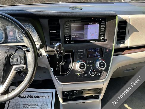 Used 2018 Toyota Sienna XLE Premium AWD/4WD image 6
