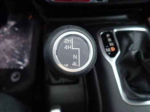 New 2025 Jeep Gladiator Sport AWD/4WD image 19