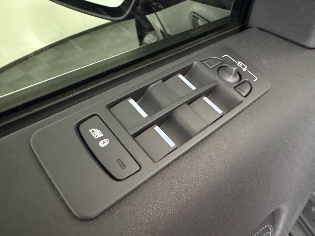 Used 2025 Land Rover Discovery Sport Dynamic SE AWD/4WD image 21