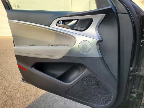 Used 2019 Genesis G70 3.3T Advanced image 25