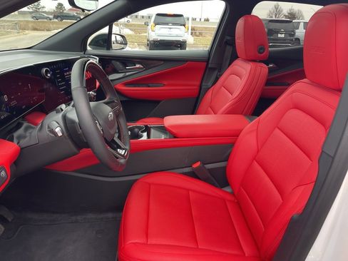 Certified 2025 Chevrolet Blazer EV SS w/ Performance Package image 19