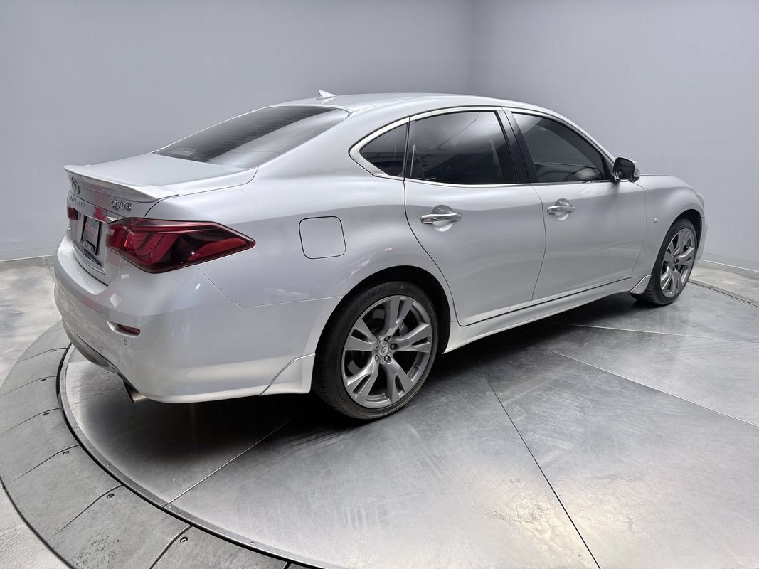 Used 2016 INFINITI Q70 5.6 w/ Sport Package AWD/4WD image 5