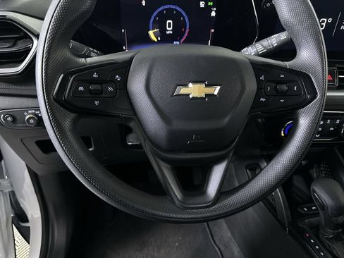 Used 2025 Chevrolet TrailBlazer LT AWD/4WD image 11
