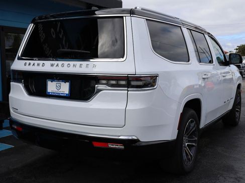 Used 2023 Jeep Grand Wagoneer 4WD image 4