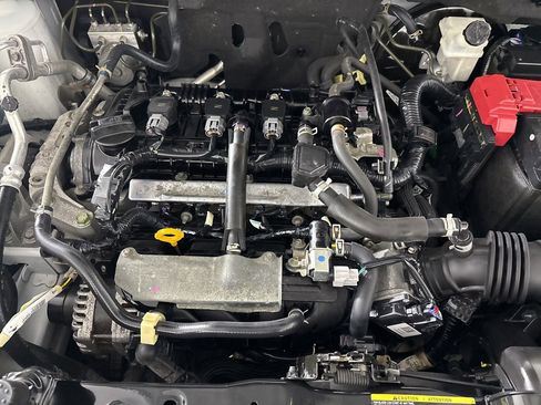 Used 2022 Nissan Kicks S image 28