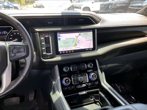 Used 2021 GMC Yukon Denali w/ Denali Premium Package RWD image 7