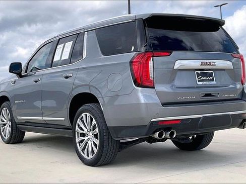Used 2021 GMC Yukon Denali w/ Denali Premium Package image 13