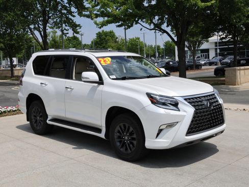 Used 2023 Lexus GX 460 Premium AWD/4WD image 2
