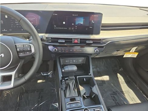 New 2026 Kia K5 EX image 25