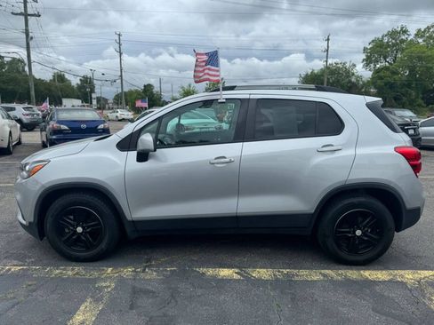 Used 2021 Chevrolet Trax LT FWD image 7