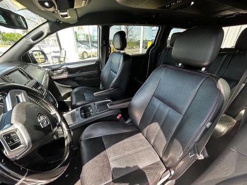 Used 2019 Dodge Grand Caravan GT FWD image 11