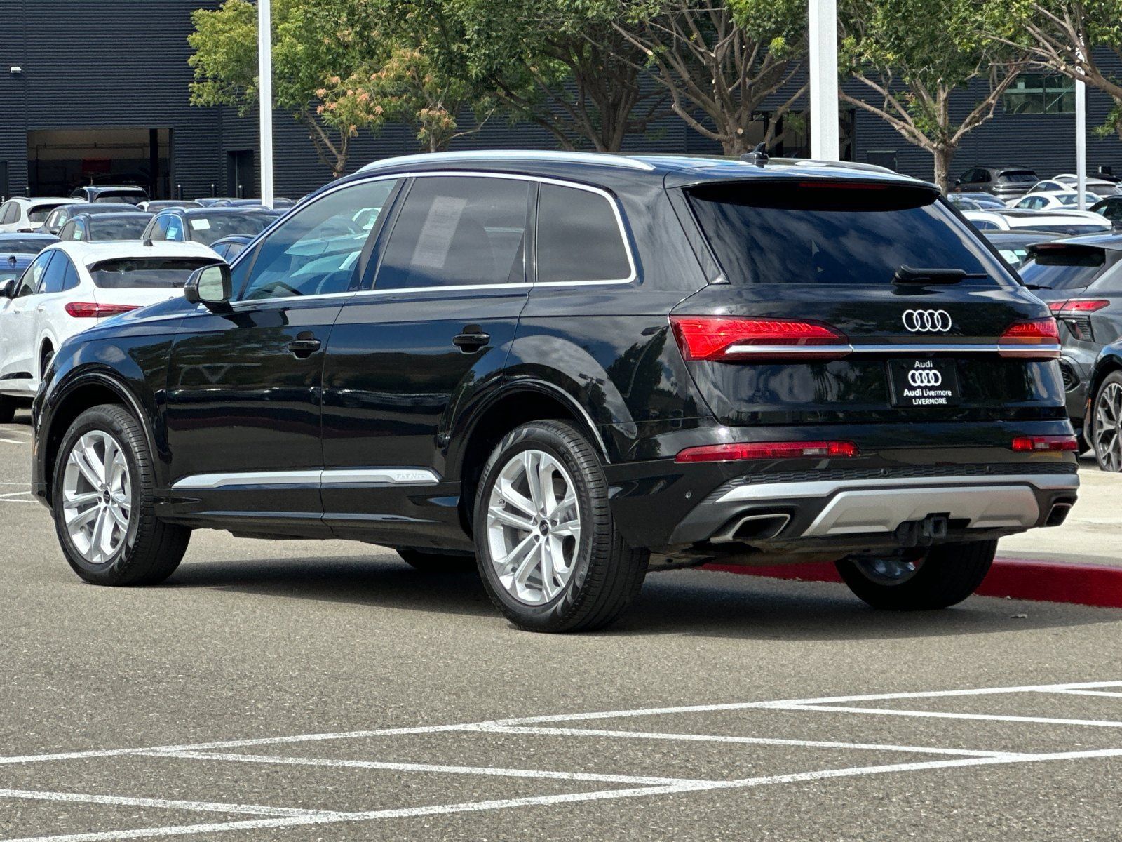 Used 2025 Audi Q7 3.0T Premium Plus w/ Premium Plus Package AWD/4WD image 4