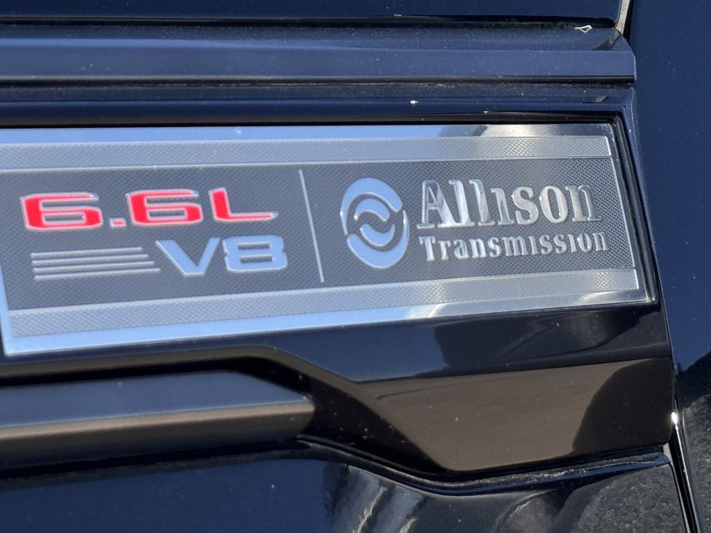 Used 2025 GMC Sierra 2500 AT4 w/ AT4 Premium Plus Package AWD/4WD image 9