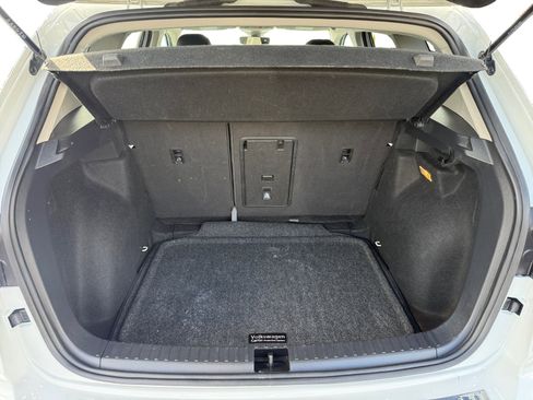 Certified 2022 Volkswagen Taos SE w/ Panoramic Sunroof Package image 17