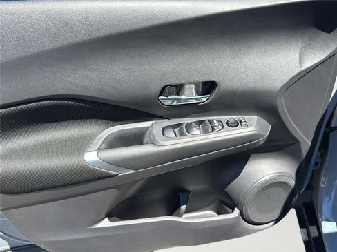Used 2021 Nissan Kicks SV FWD image 11