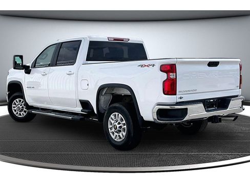 Used 2025 Chevrolet Silverado 2500 LT w/ Convenience Package AWD/4WD image 13