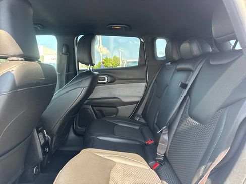 Used 2024 Jeep Compass Latitude AWD/4WD image 11