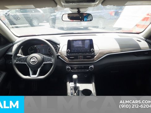 Used 2025 Nissan Altima 2.5 SV FWD image 20