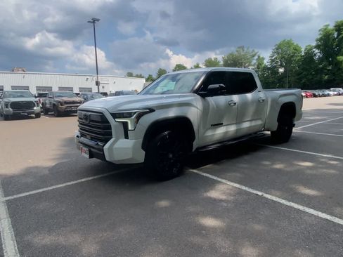 Used 2026 Toyota Tundra Limited AWD/4WD image 8