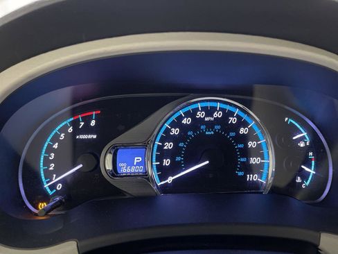 Used 2011 Toyota Sienna XLE image 15