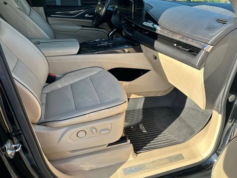 Used 2021 Cadillac Escalade Premium Luxury image 17