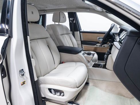 Used 2019 Rolls-Royce Phantom Sedan RWD image 36